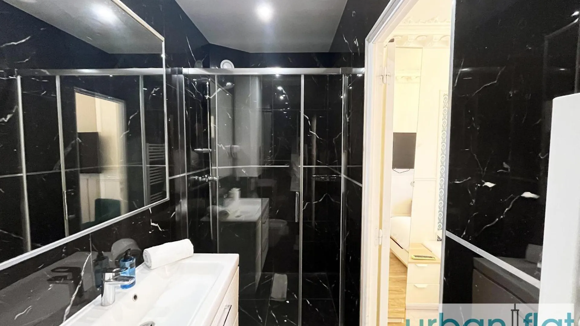 Urban Flat 107 - Sublime 4 Bedroom Opera Paříž