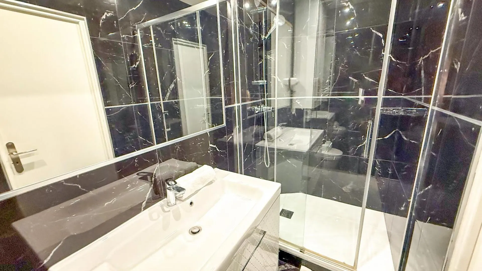 Urban Flat 107 - Sublime 4 Bedroom Opera Paříž Francie