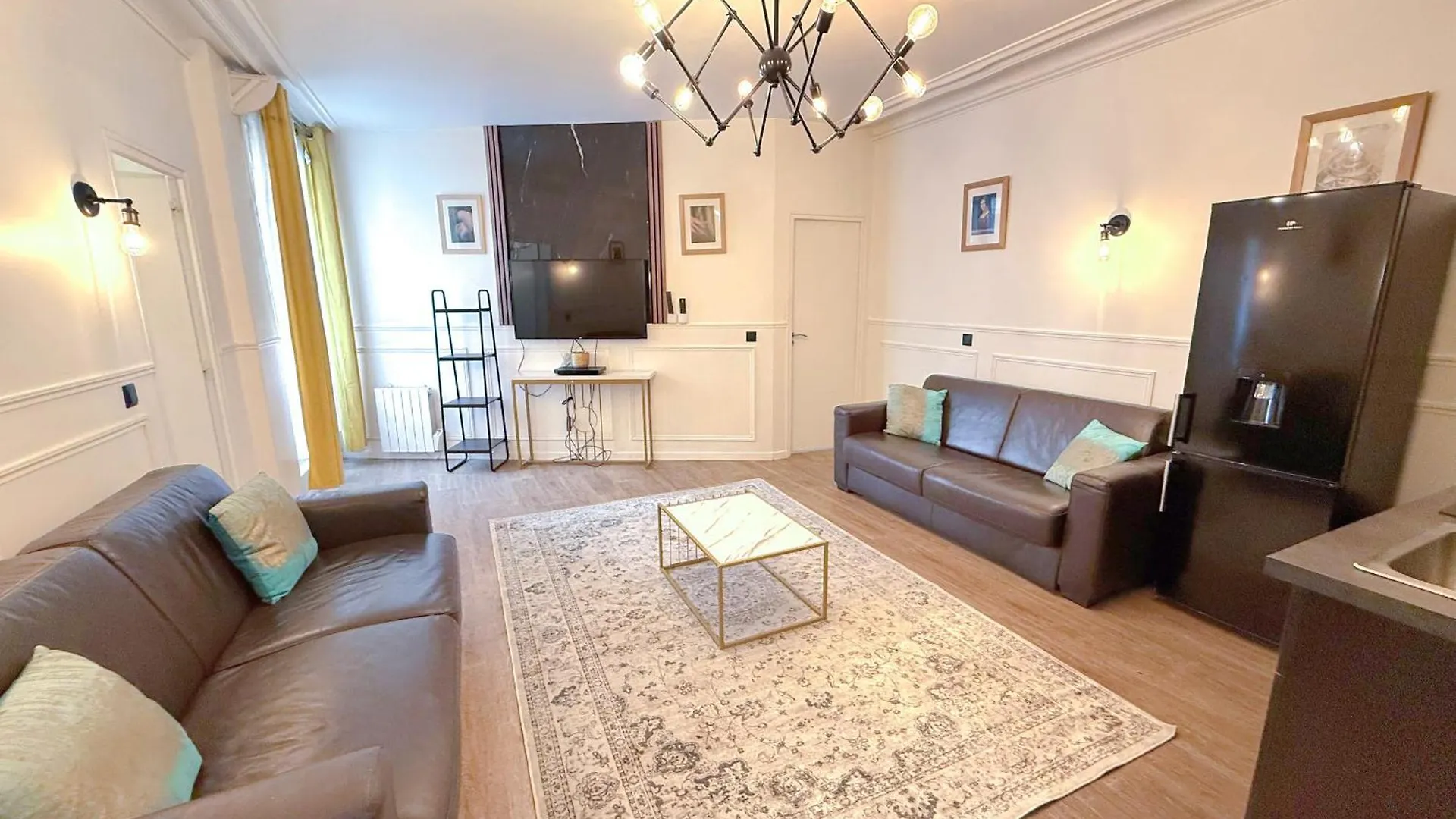 Urban Flat 107 - Sublime 4 Bedroom Opera Paříž
